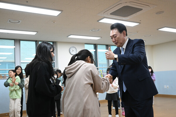 나사 풀린 대통령실…'대외비' 윤 대통령 일정 또 유출 | 인스티즈