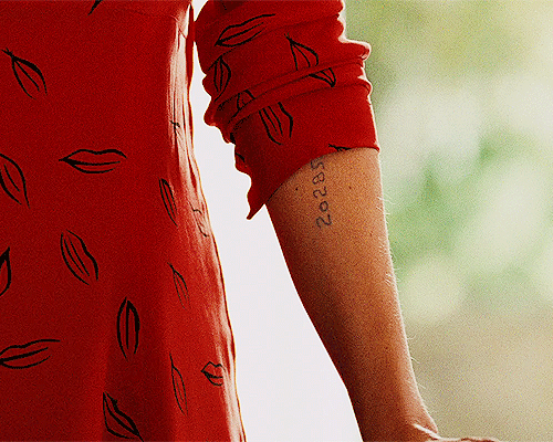 영화 피닉스 나치 강제수용소에서 얼굴이 망가져 돌아온 아내 | 인스티즈