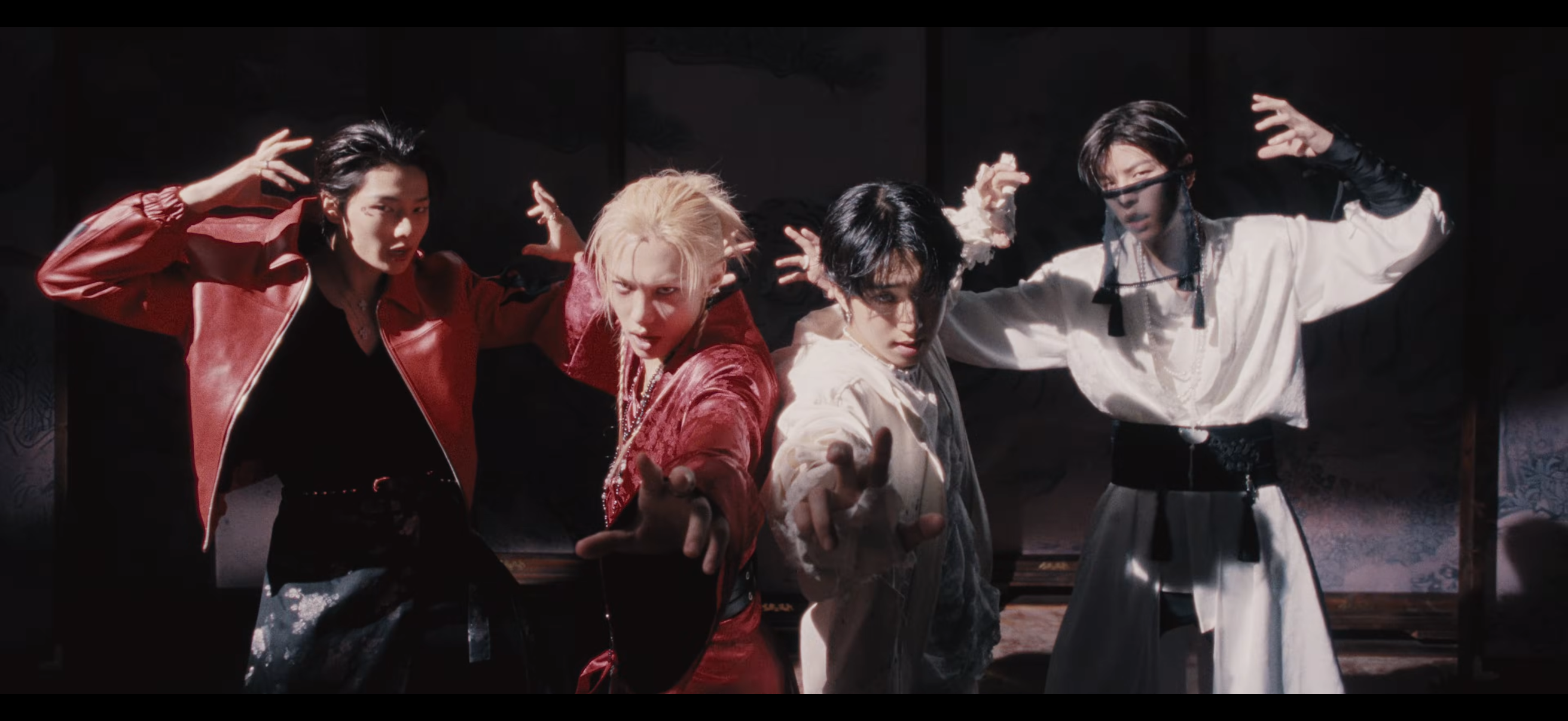 스트레이키즈(StrayKids) "신선놀음(DIVINE)" M/V | 인스티즈