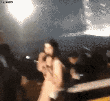 아이유 경호원이 하는 일.jpg | 인스티즈