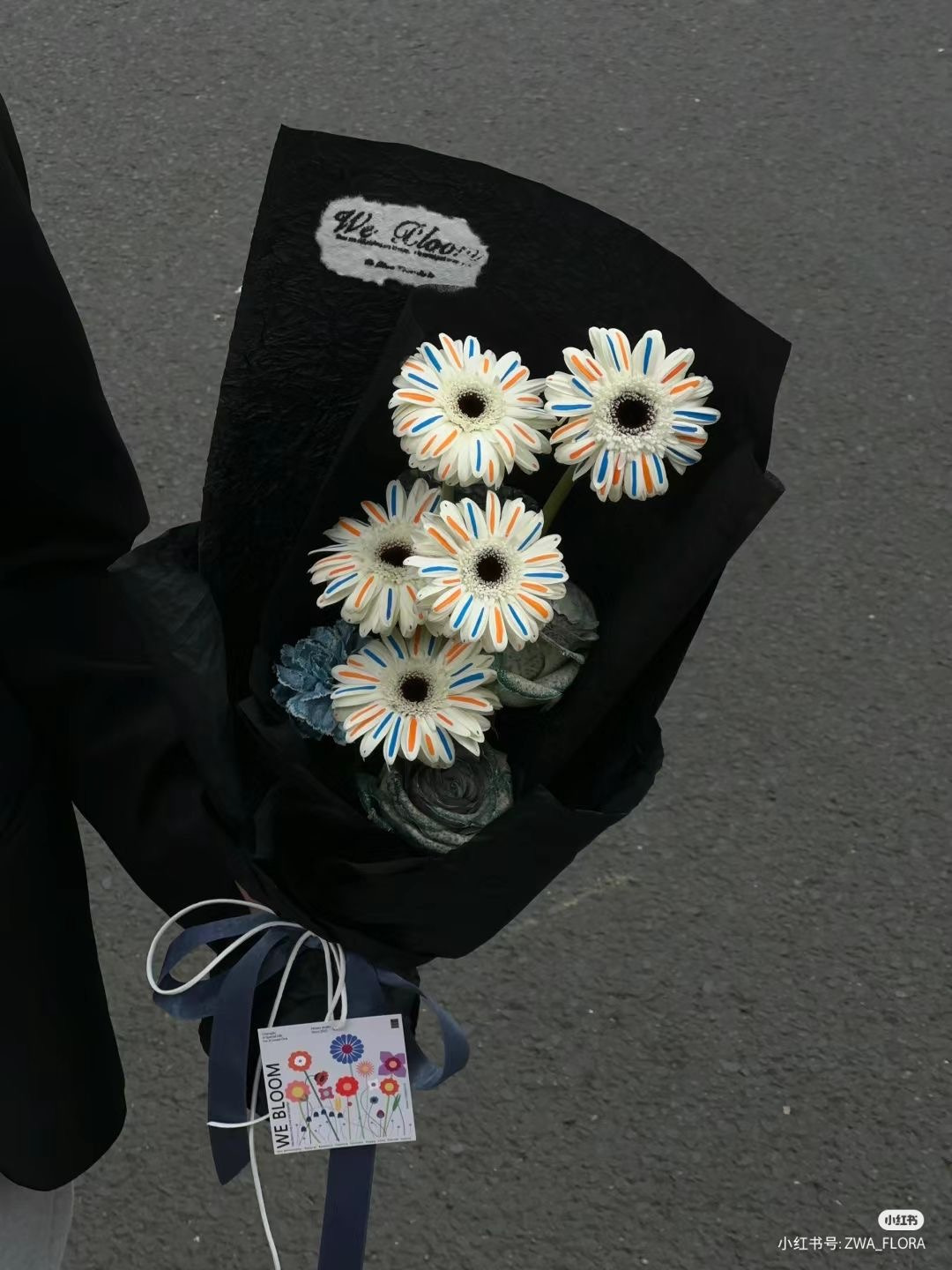 🙋: 싼티 안 나는 걸로 주세요... 주문하신 꽃다발 나왔습니다 💐🪻 | 인스티즈