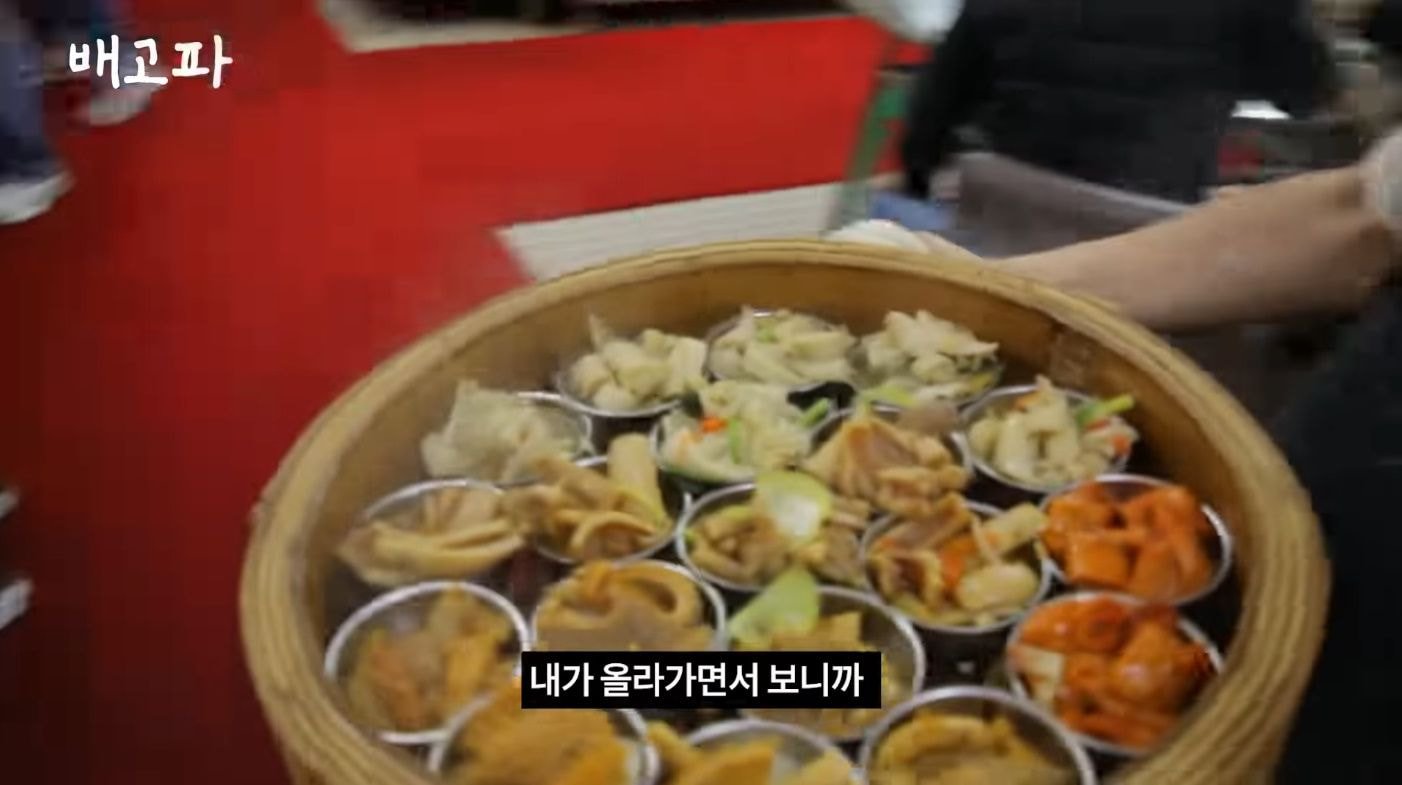백종원 해외먹방이라길래 스푸파인가 했는데 직원들 배터지게 하는 컨텐츠였던거임.jpg | 인스티즈