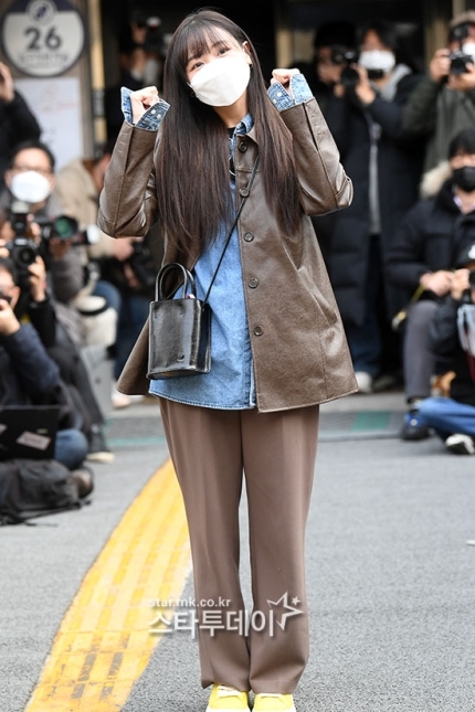 2022 대선 사전투표 하러 온 연예인들 사진 모음.jpg | 인스티즈