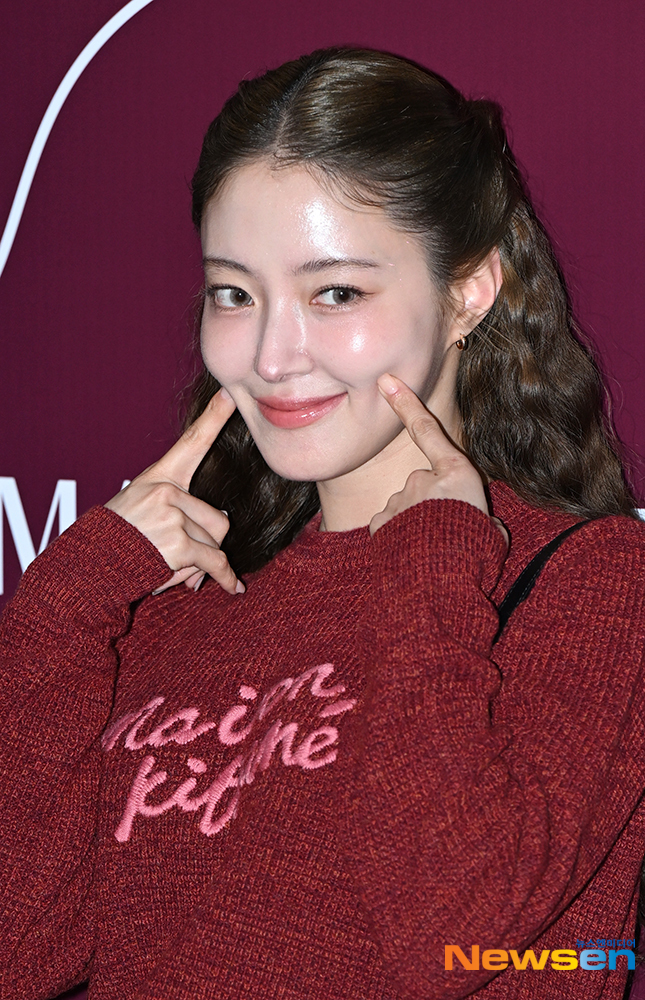 차기작에서 혼혈로 나올 예정인 컬러렌즈 착용한 이세영 근황 | 인스티즈