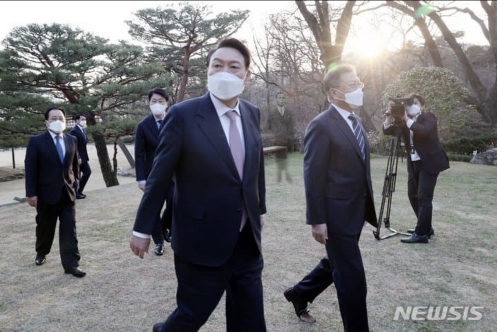 헐.. 이 사진들 나만 뭔가 보여?? | 인스티즈