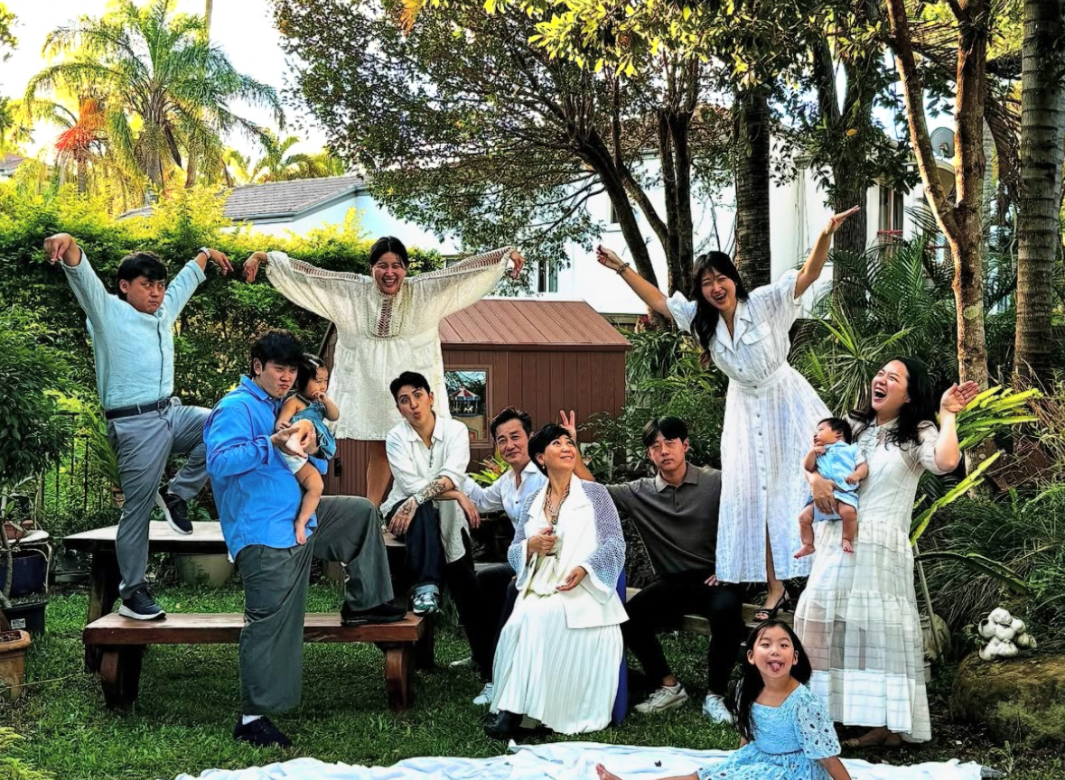 진짜 오랜만에 보는 것 같은 해쭈 가족 완전체 사진.jpg | 인스티즈