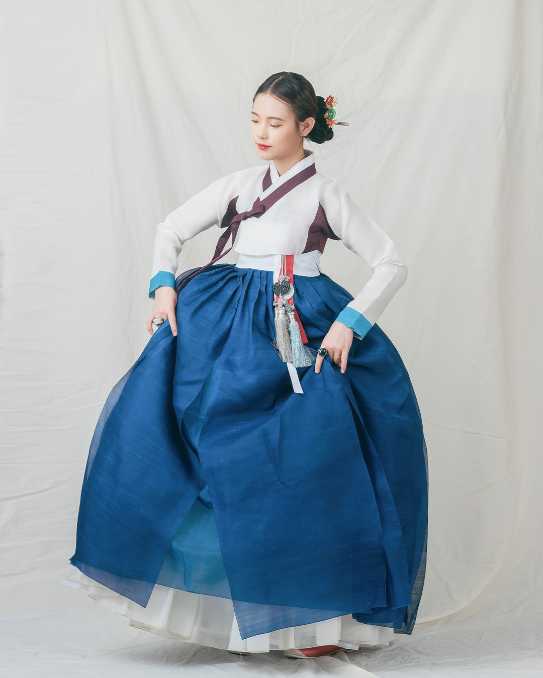 현대에도 인기 많은 미인도 한복 색조합 | 인스티즈