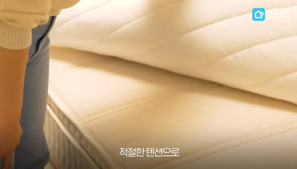 구축 아파트에서 두 자매를 홀로 키운 어머니를 위한 작은 방 인테리어 | 인스티즈