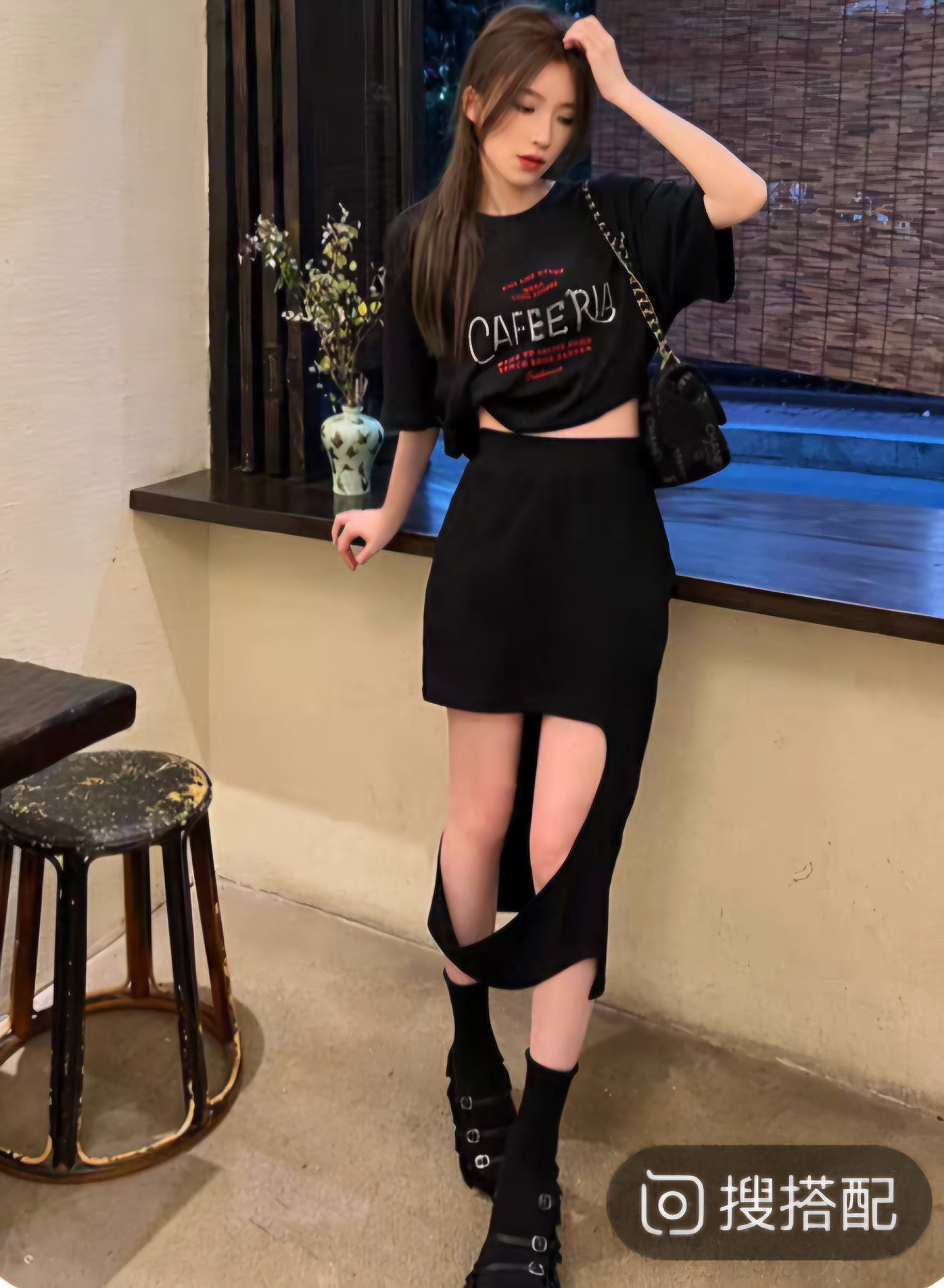 얼마전에 본 재밌는패션 어 파격적인 치마네.. 했는데 하필장소가 동네 시장이어서어르신들 이목을 다 끌고계셨다.twt | 인스티즈