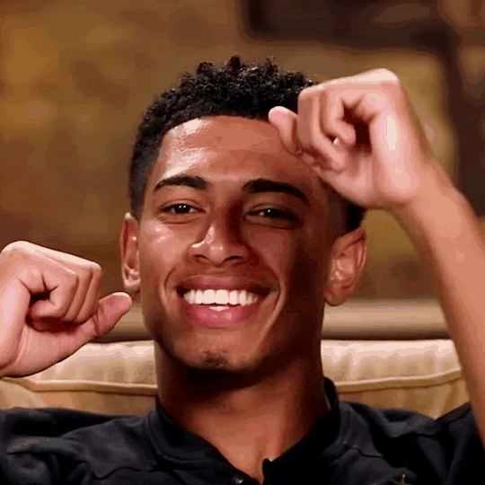 보자마자 함박웃음 짓게 되는 몸 좋은 흑남들 짤털 gif | 인스티즈