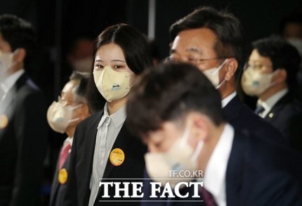 버거킹 알바가 자기 좋아하는거 같다는 애들이 이런 눈빛을 보고 그러는거였어??.twt | 인스티즈