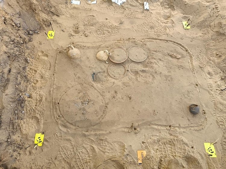 네덜란드에서 1900년전 만든 얼굴형태의 램프가 발견됨 | 인스티즈