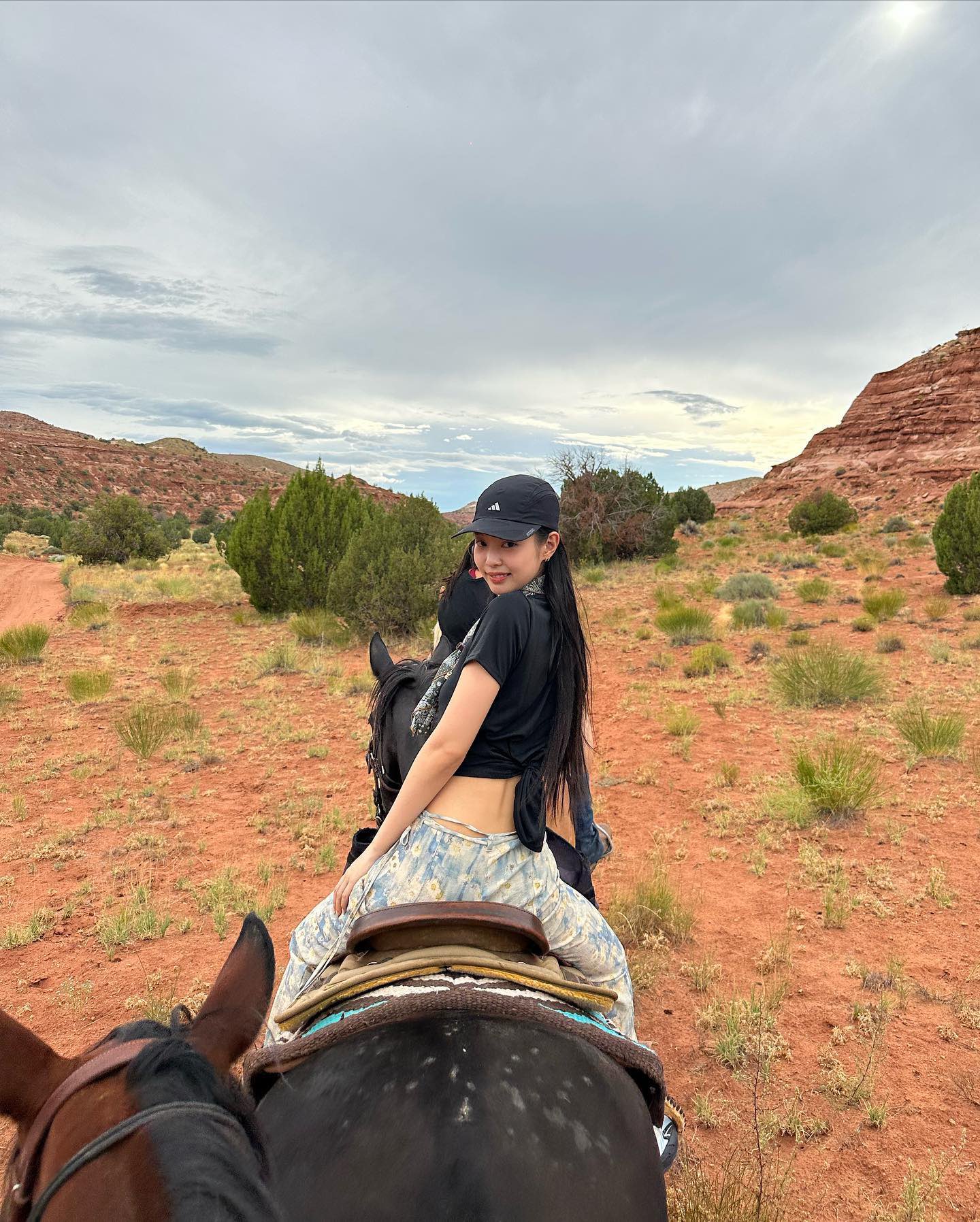 끝내주는 휴가 보내고 온듯한 블랙핑크 제니 | 인스티즈