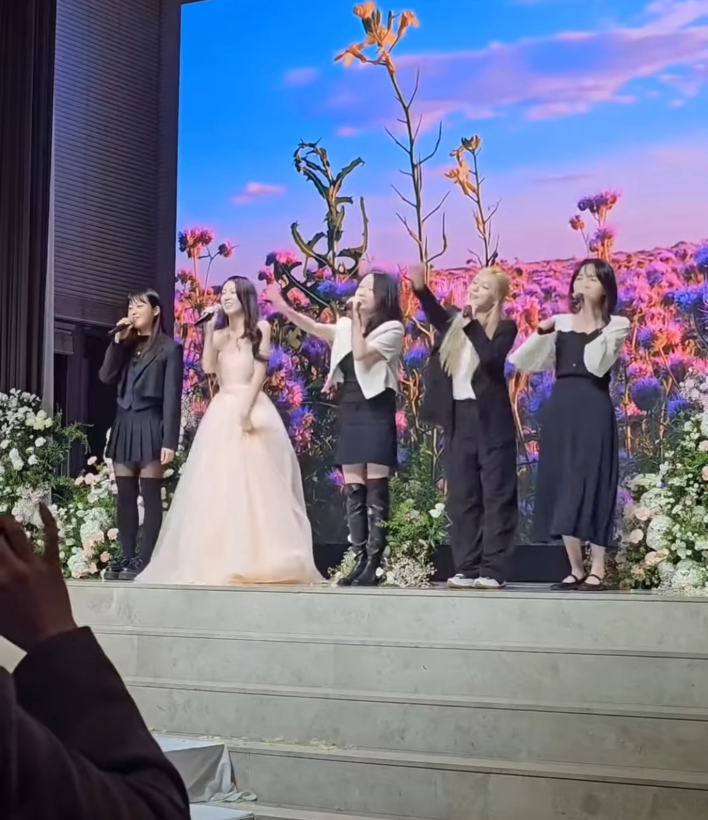 디아크 멤버 결혼식에서 라이브로 부른 '빛' | 인스티즈