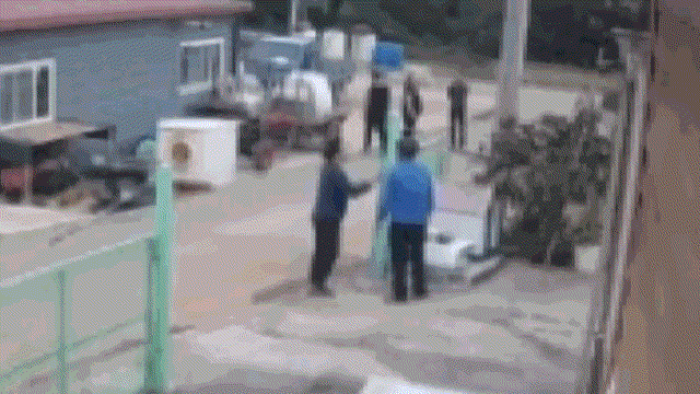 "왜 우리 엄마한테 선물 줘?”…중3 주먹에 70대 할아버지 사망 [사건 속으로] | 인스티즈