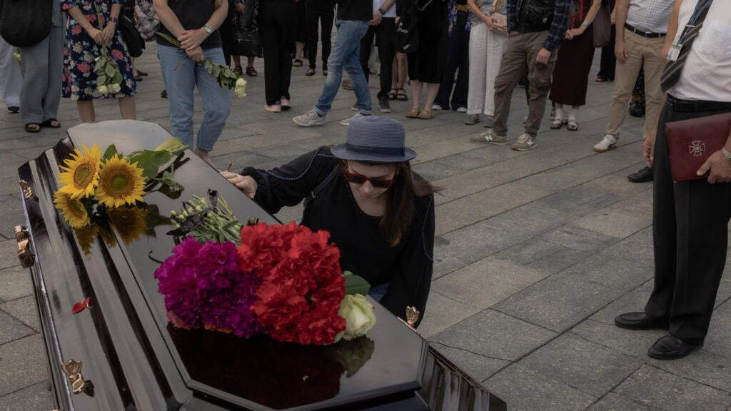 러시아군에게 눈과 뇌를 뽑힌 여기자의 사연 | 인스티즈