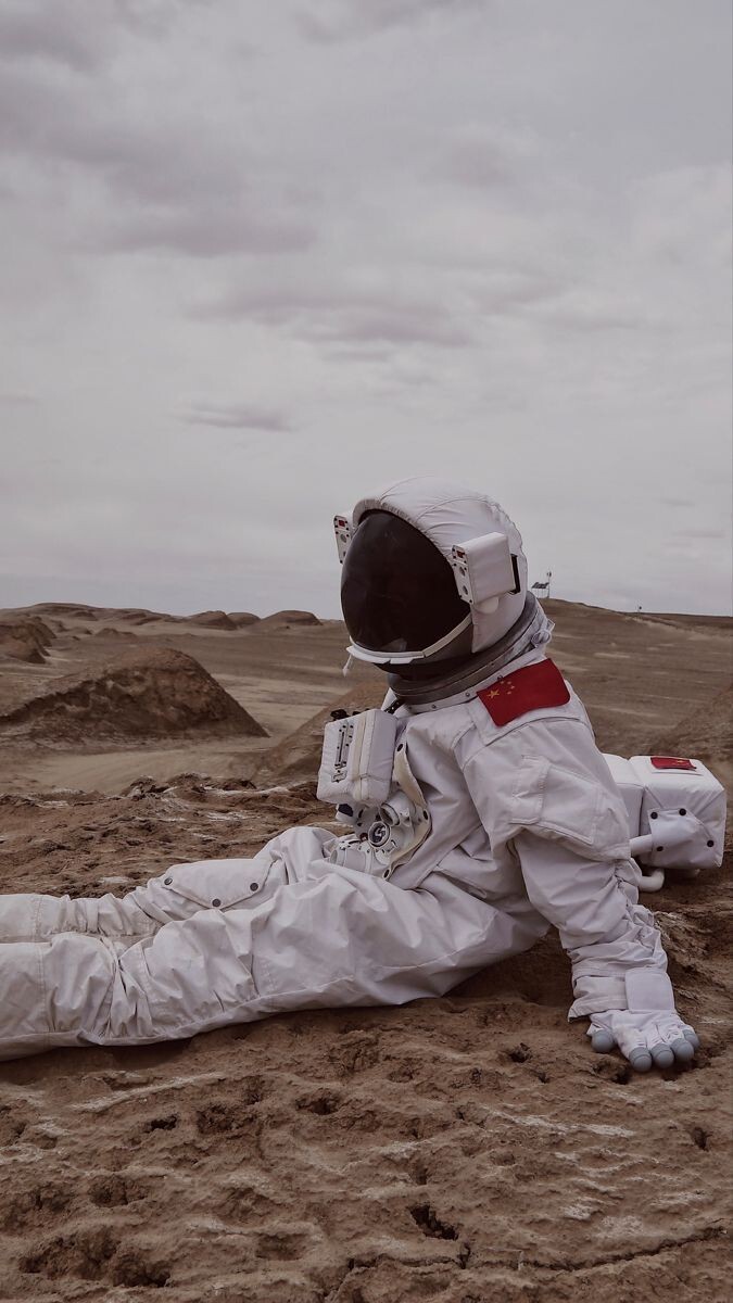 우주인의 우주를 건너 | 인스티즈