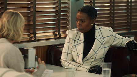 꿈에 그리던 대저택으로 영끌해서 이사왔는데, 일명 '감시자'로부터 지켜보고 있다는 불길한 편지가 계속 와요... | 인스티즈