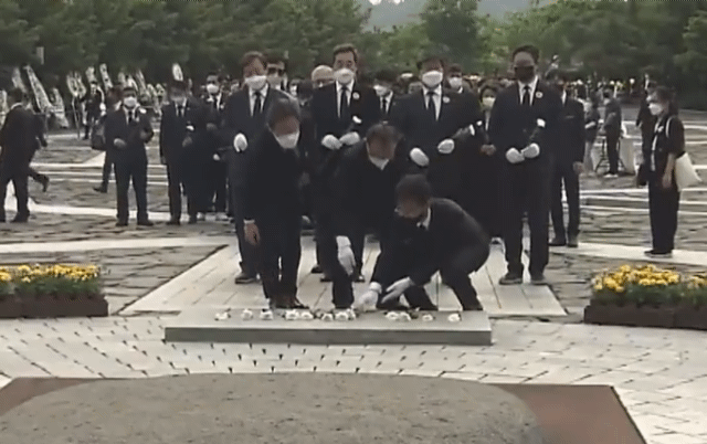 이재명이 무의식적으로 자주 하는 행동 | 인스티즈