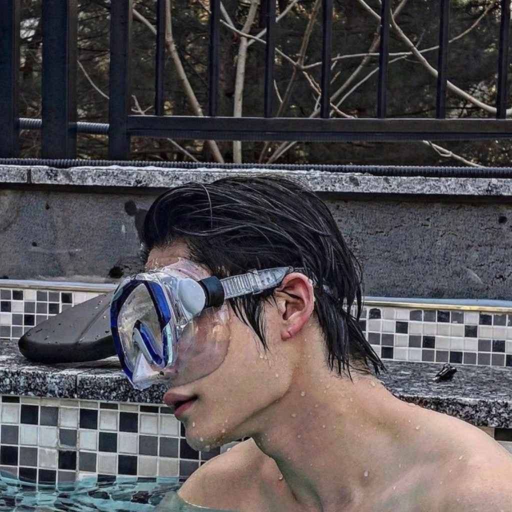 아이돌 데뷔전후로 추구미 확바뀐 어떤남돌 | 인스티즈