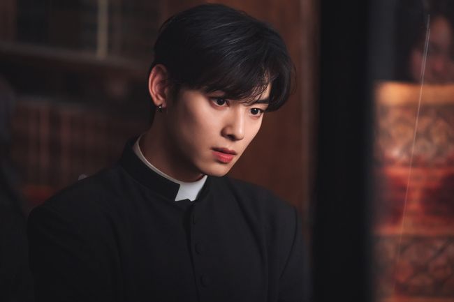 제복 입은 배우들이 일반인이라면 유명해진다 vs 그정도는 아니다 | 인스티즈