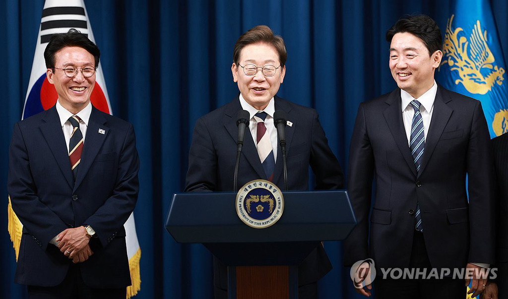 강유정 대변인 : 취임식 첫 날 대통령실은 물리적인 업무 불능 상태입니다 | 인스티즈