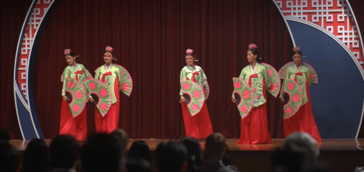 한국인들 기겁하는 중인 한국 배경 넷플 하이틴 미드 상태..jpg | 인스티즈