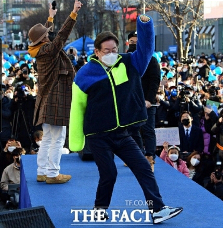 이재명 어린시절로 자꾸 한 주워먹는 여시들 | 인스티즈