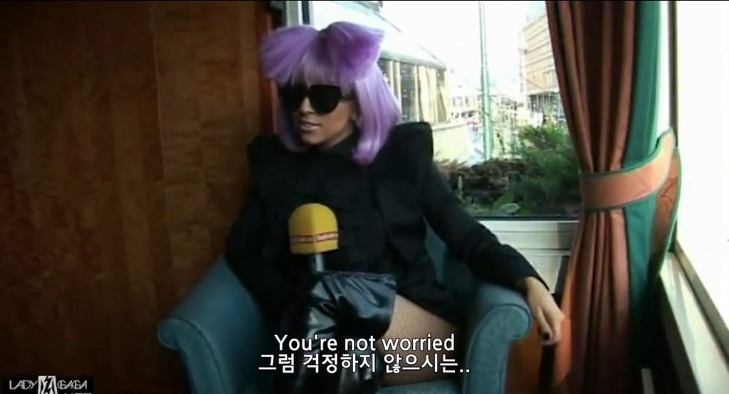 무례한 기자 개패고 다니던 시절의 레이디 가가.jpg | 인스티즈