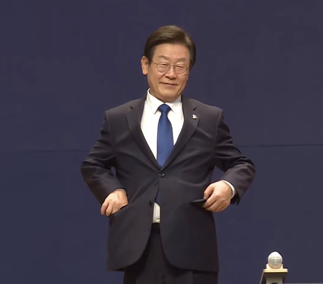 이재명이 무의식적으로 자주 하는 행동 | 인스티즈