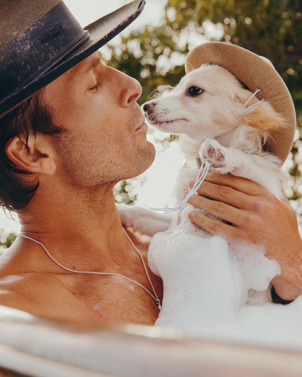 동물 구호 단체에서 유기견 입양한 행맨 | 인스티즈