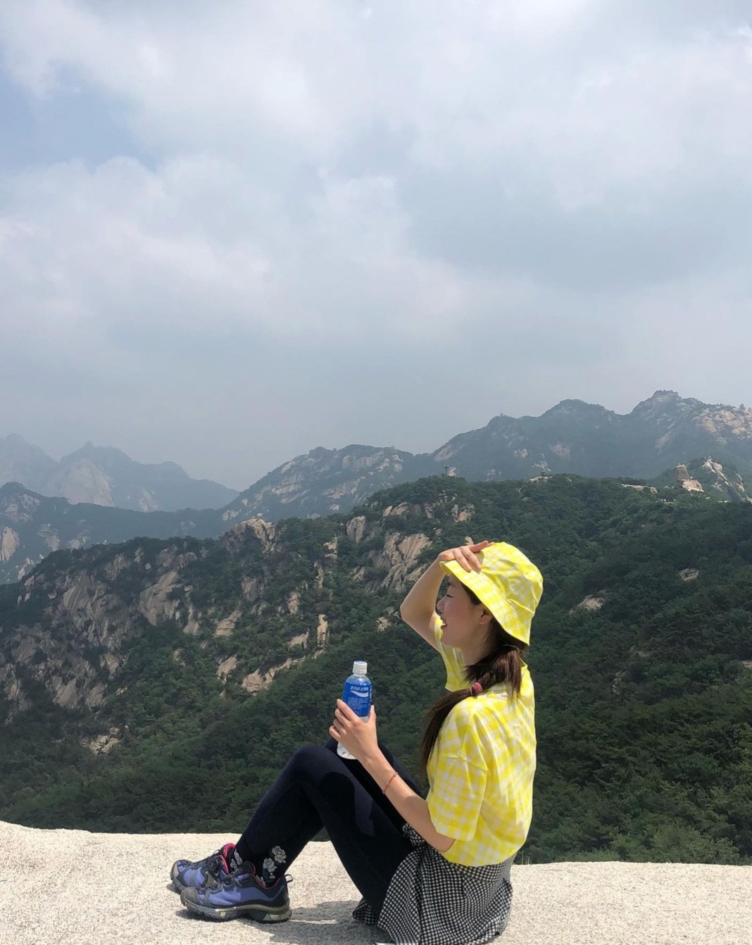막걸리 먹으려고 등산하는 한선화.........jpg | 인스티즈