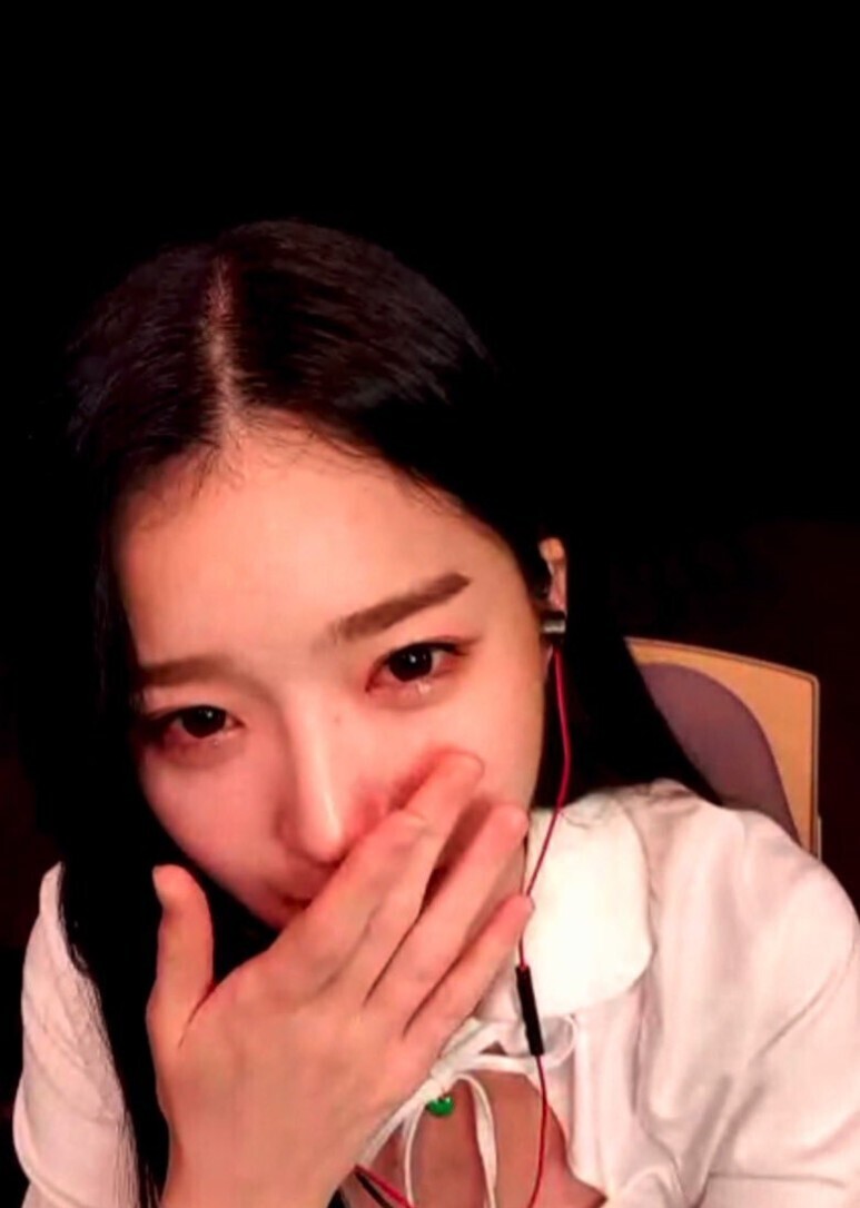 팬이랑 영통하면서 울었다는 트리플에스 김유연.jpg | 인스티즈