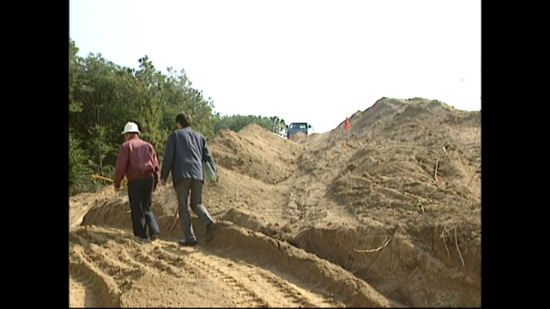 소년 미라의 묘에서 함께 발견된 것 | 인스티즈