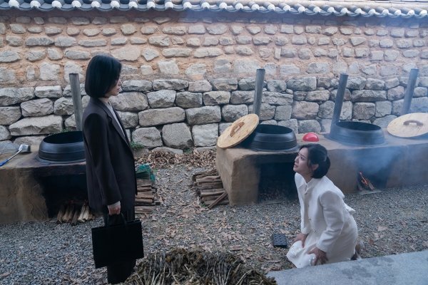 김은숙 작가 "학폭 미화 없다"…송혜교·이도현·임지연, '더 글로리' 첫 스틸 | 인스티즈