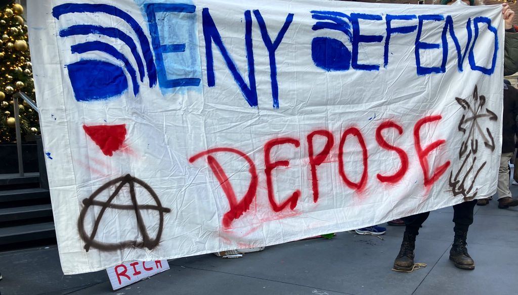 미국을 흔드는 보험회사CEO 암살자 루이지의 메세지 Deny, Defend, Depose - 악플달면 쩌리쩌려버려 - ＊여성시대 ...