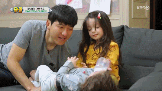 찐건나블리네 집에서 박주호가 제일 철없는거 웃음버튼인 달글 | 인스티즈