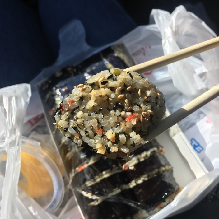진주에서만 볼 수 있다는 김밥.jpg | 인스티즈