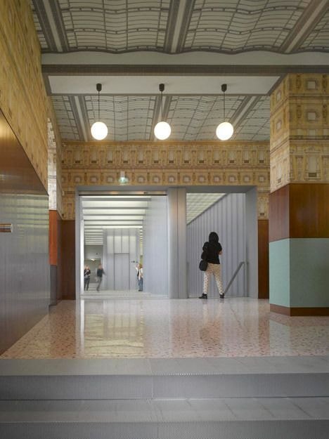 웨스 앤더슨 감독이 디자인한 카페의 인테리어 디테일.jpg | 인스티즈