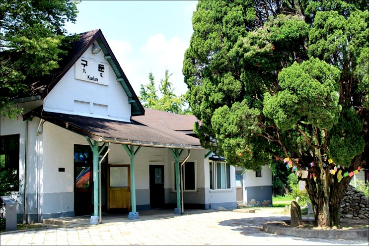 수도 한복판에 버려진 지하철역이 있다? | 인스티즈