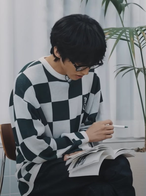 책 아끼는 사람이 보면 기절하는 이승윤 짤.gif | 인스티즈