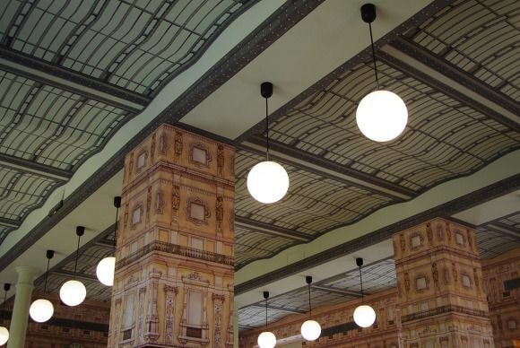 웨스 앤더슨 감독이 디자인한 카페의 인테리어 디테일.jpg | 인스티즈