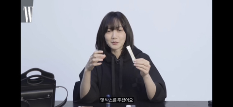 물건을 진짜 오래, 심플하게 쓰는 배두나 왓츠인마이백.jpg | 인스티즈