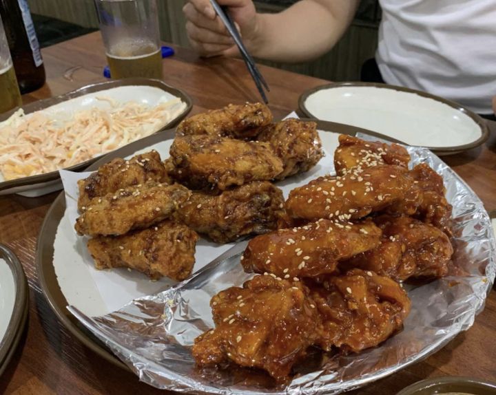 통영•거제 여행 가면 한 번쯤 먹어볼만 한 치킨 브랜드... 공간 통영•거제 여행 가면 한 번쯤 먹어볼만 한 치킨 브랜드 (교촌오리지널 느낌).jpg