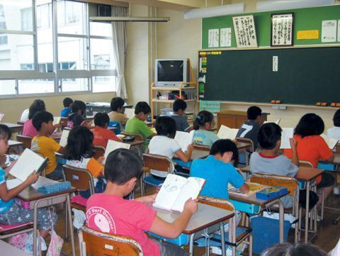 인기 많던 교사가 기피직업이 된 일본.jpg | 인스티즈