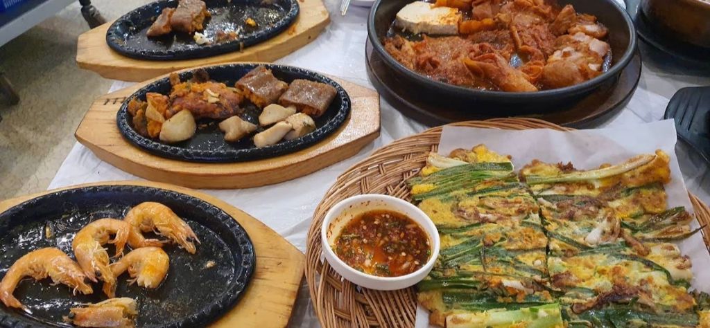 전주막걸리골목 - 악플달면 쩌리쩌려버려 - ＊여성시대＊ 차분한 20대들의 알흠다운 공간 전주막걸리골목