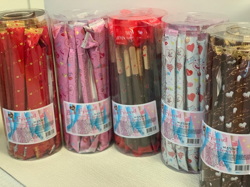 어렸을 적 빼빼로데이때마다 문방구에서 사먹었던 추억의 빼빼로 | 인스티즈