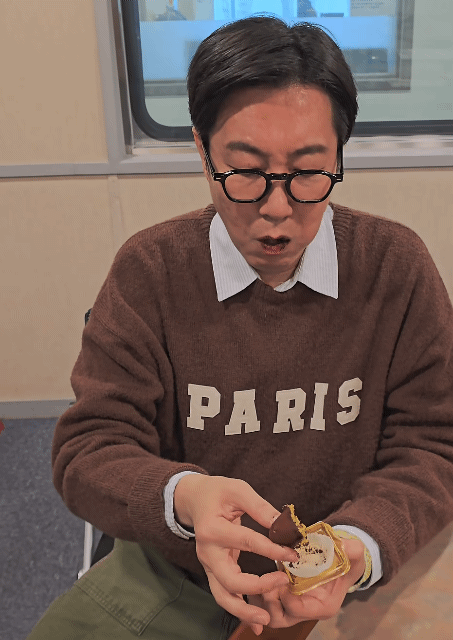 두쫀쿠 식감에 충격먹은 김영철 | 인스티즈