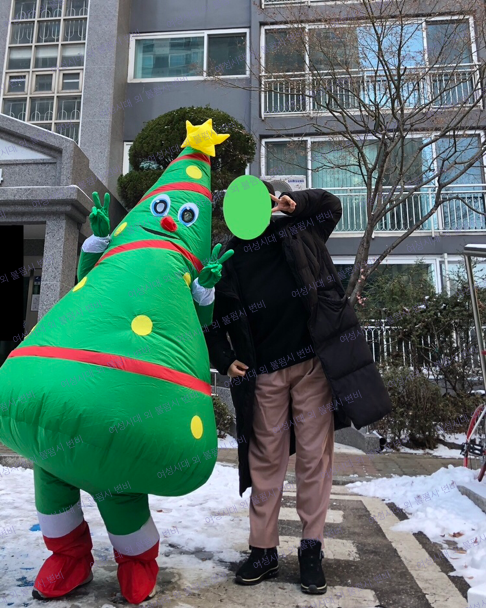 크리스마스에 친구 만나기로했는데 이러고 나옴ㅋㅋㅋ | 인스티즈