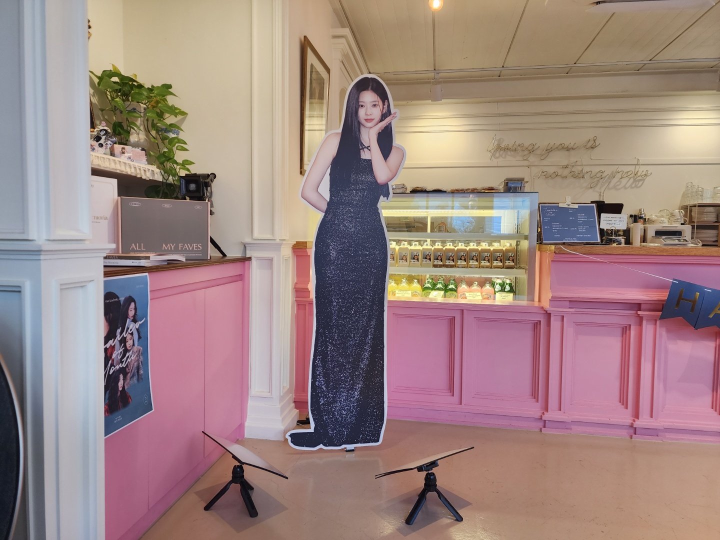 생카가 뭔데? 생일카페. 생일카페가 뭔데? …따라와 봐 | 인스티즈